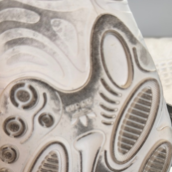 adidas  plusBlack and White Women's Athletic Shoes size 71/2 platform - Picture 7 of 10